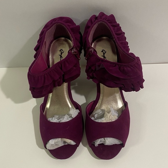 Qupid Women's 7.5 Purple Ruffled Heels - Picture 1 of 8